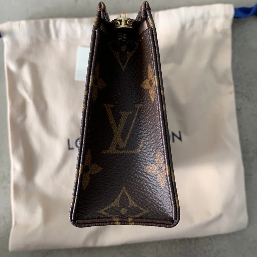 ❤️ SOLD DIRECT ❤️ Louis Vuitton Toiletry Pouch - Picture 5 of 10
